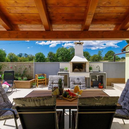 Holiday Home Laura By Interhome Pula Extérieur photo